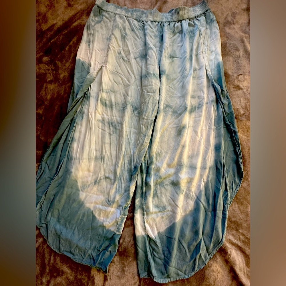 Flowing pants